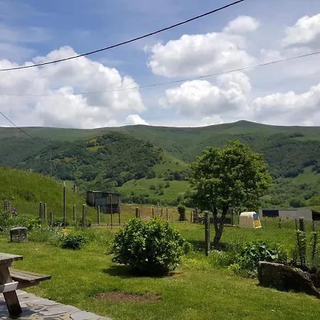 Evasion En Montagne Dans Charme Authentique, Cheminee, Pres Des Volcans D'auvergne, Jardin Prive. - Fr-1-742-254 *