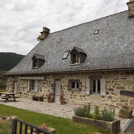 Evasion En Montagne Dans Charme Authentique, Cheminee, Pres Des Volcans D'auvergne, Jardin Prive. - Fr-1-742-254