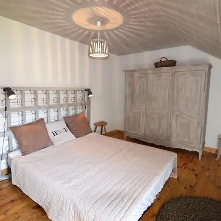 Evasion En Montagne Dans Charme Authentique, Cheminee, Pres Des Volcans D'auvergne, Jardin Prive. - Fr-1-742-254