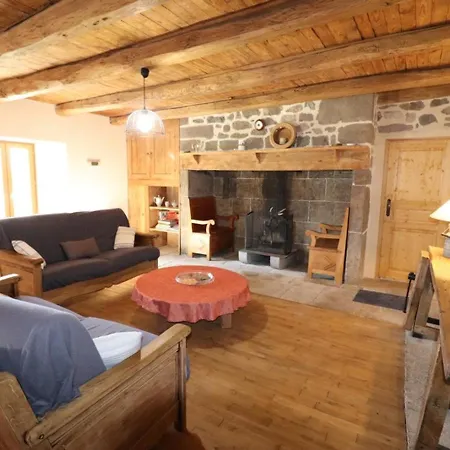 Evasion En Montagne Dans Charme Authentique, Cheminee, Pres Des Volcans D'auvergne, Jardin Prive. - Fr-1-742-254 Σπίτι διακοπών